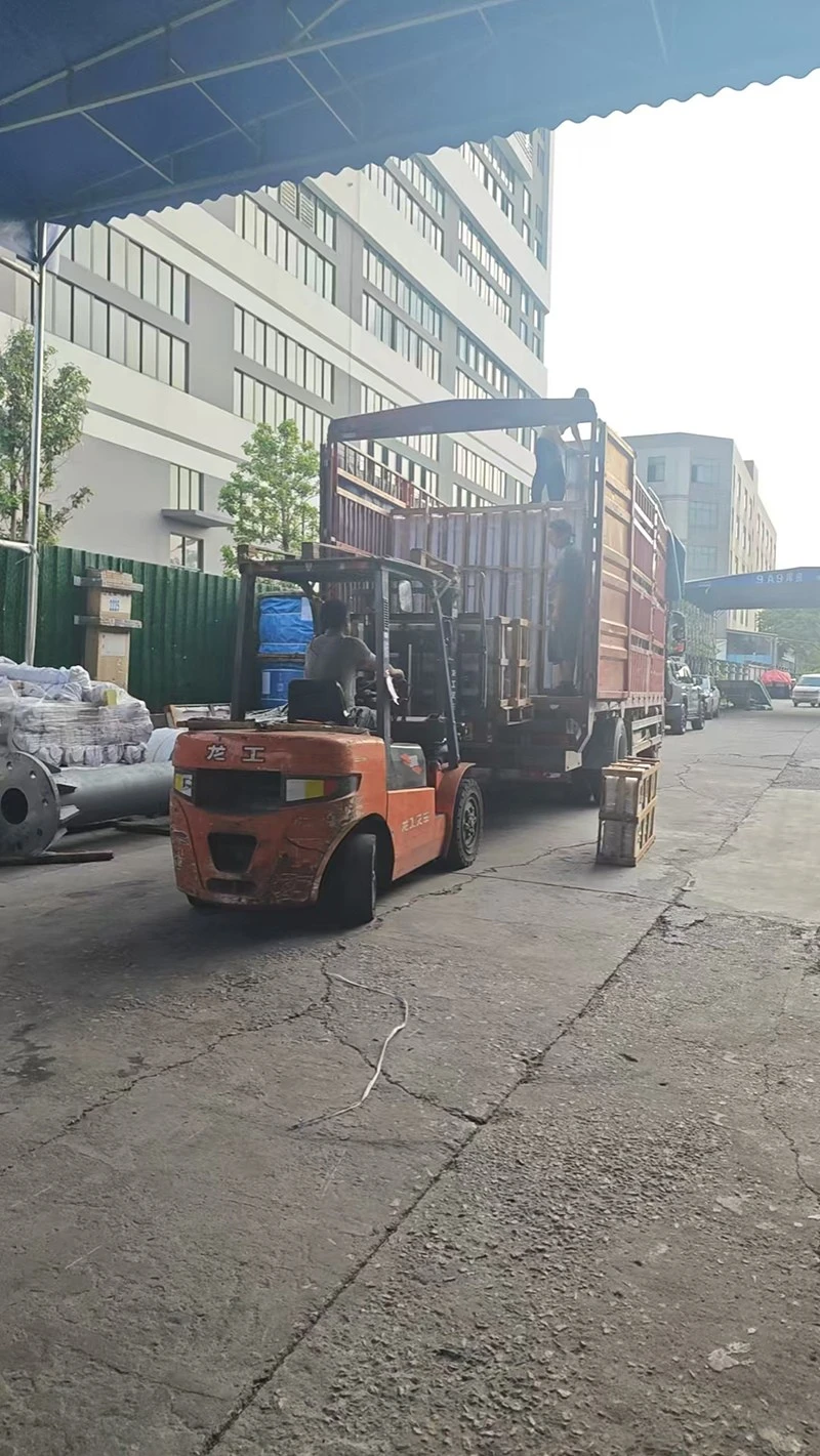 cfs-warehouse-forklift-cargo-receiving