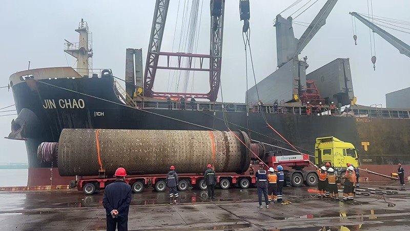 oog-cargo-direct-discharge-heavy-lift-vessel