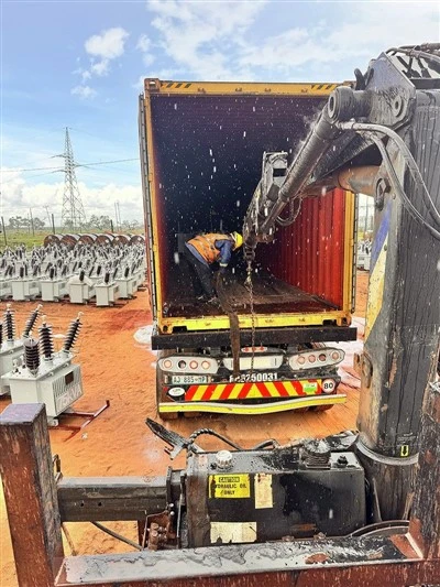 Port Side Cargo Handling
