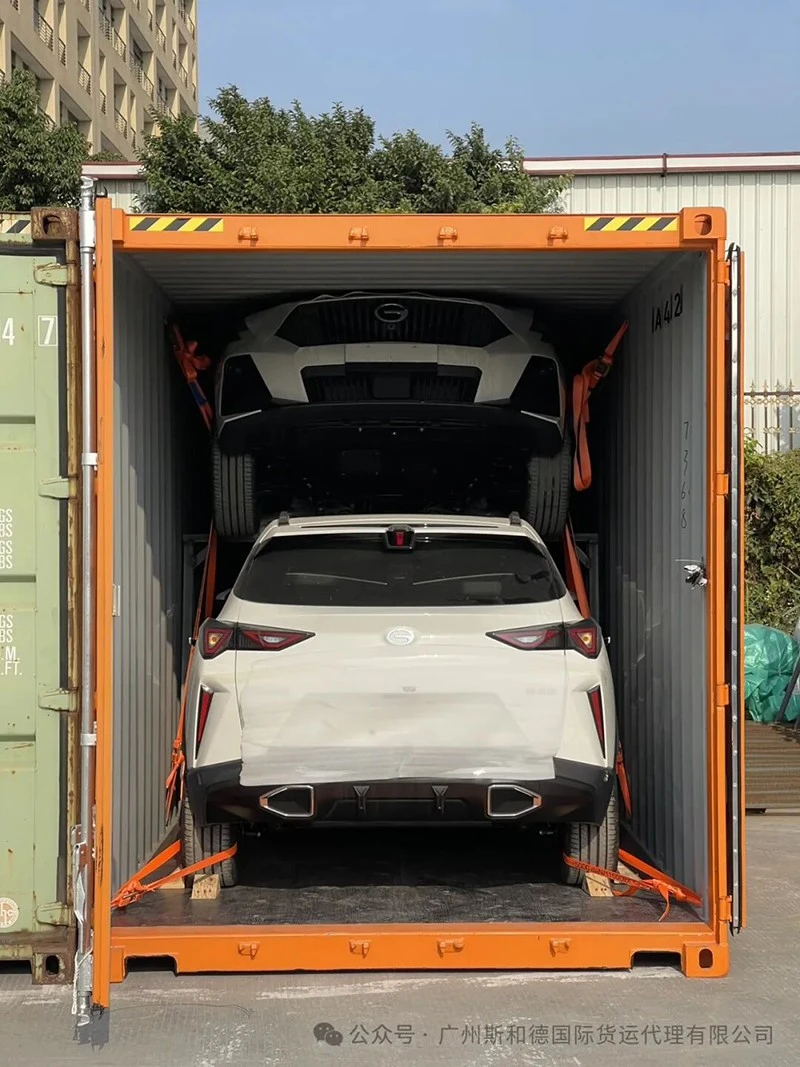 professional-vehicle-lashing-enclosed-ro-ro-deck